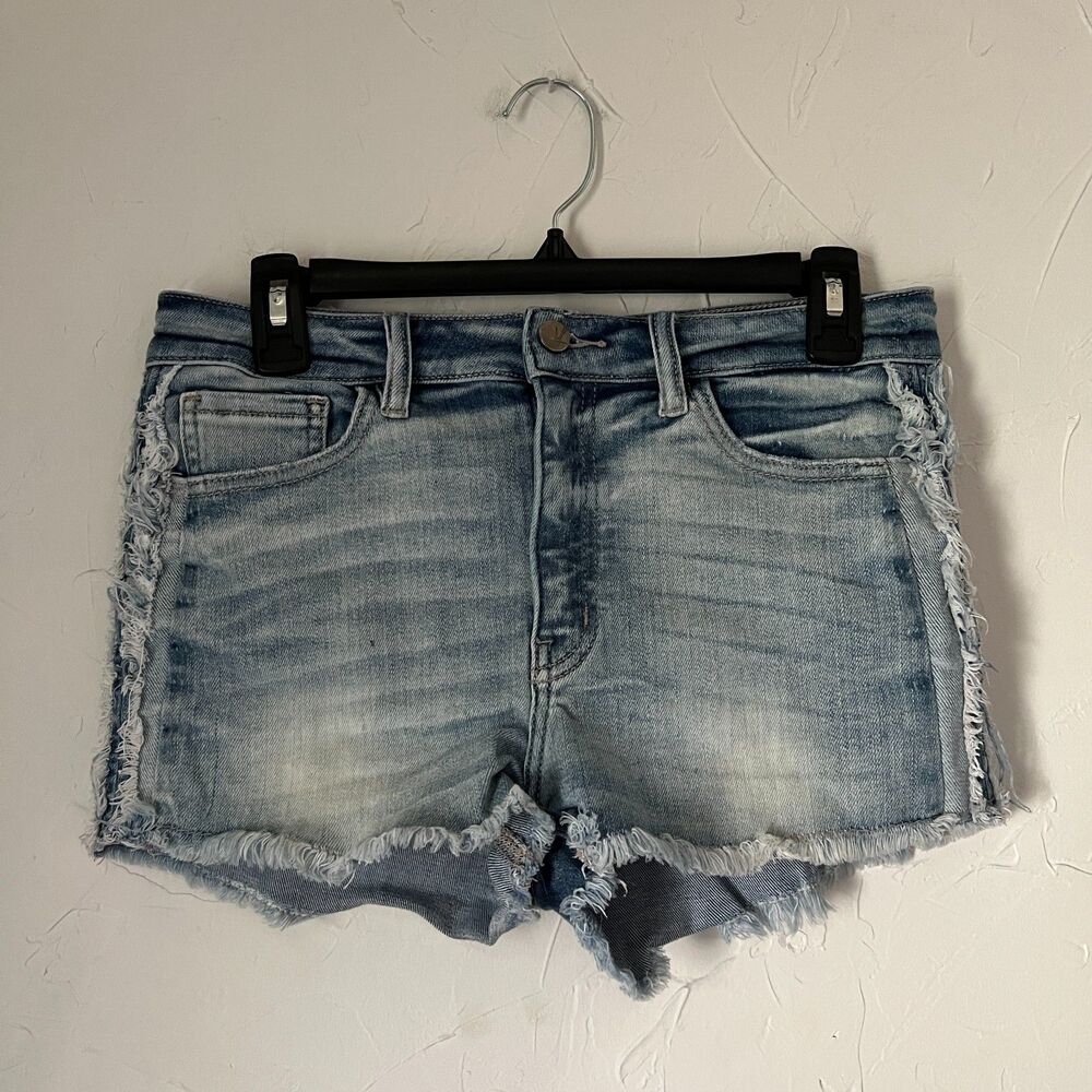 KanCan Signature Denim Shorts Sz 28 Light Wash Frayed Side Seam Coastal Cowgirl